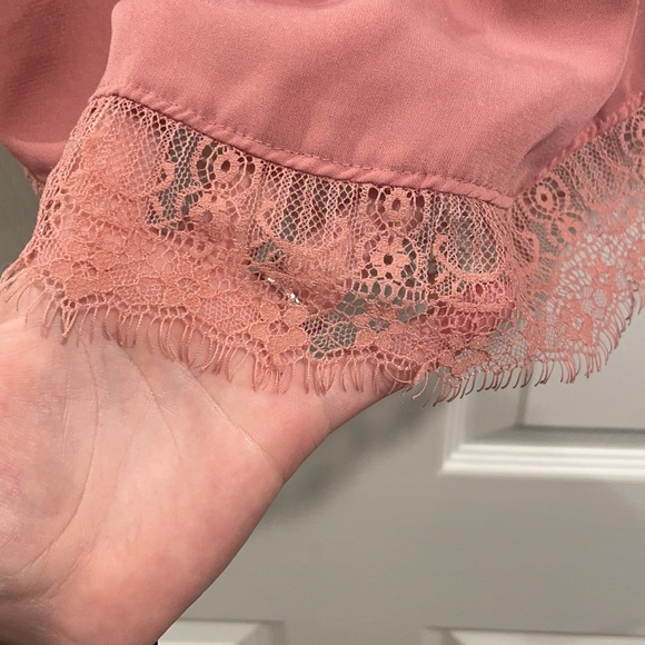 Pink blouse - Picture 2 of 4